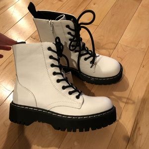 Sincerely Jules white boots